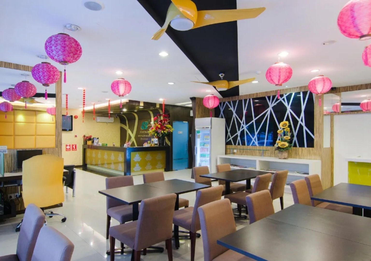 8 Days Boutique Hotel @ Mount Austin JB