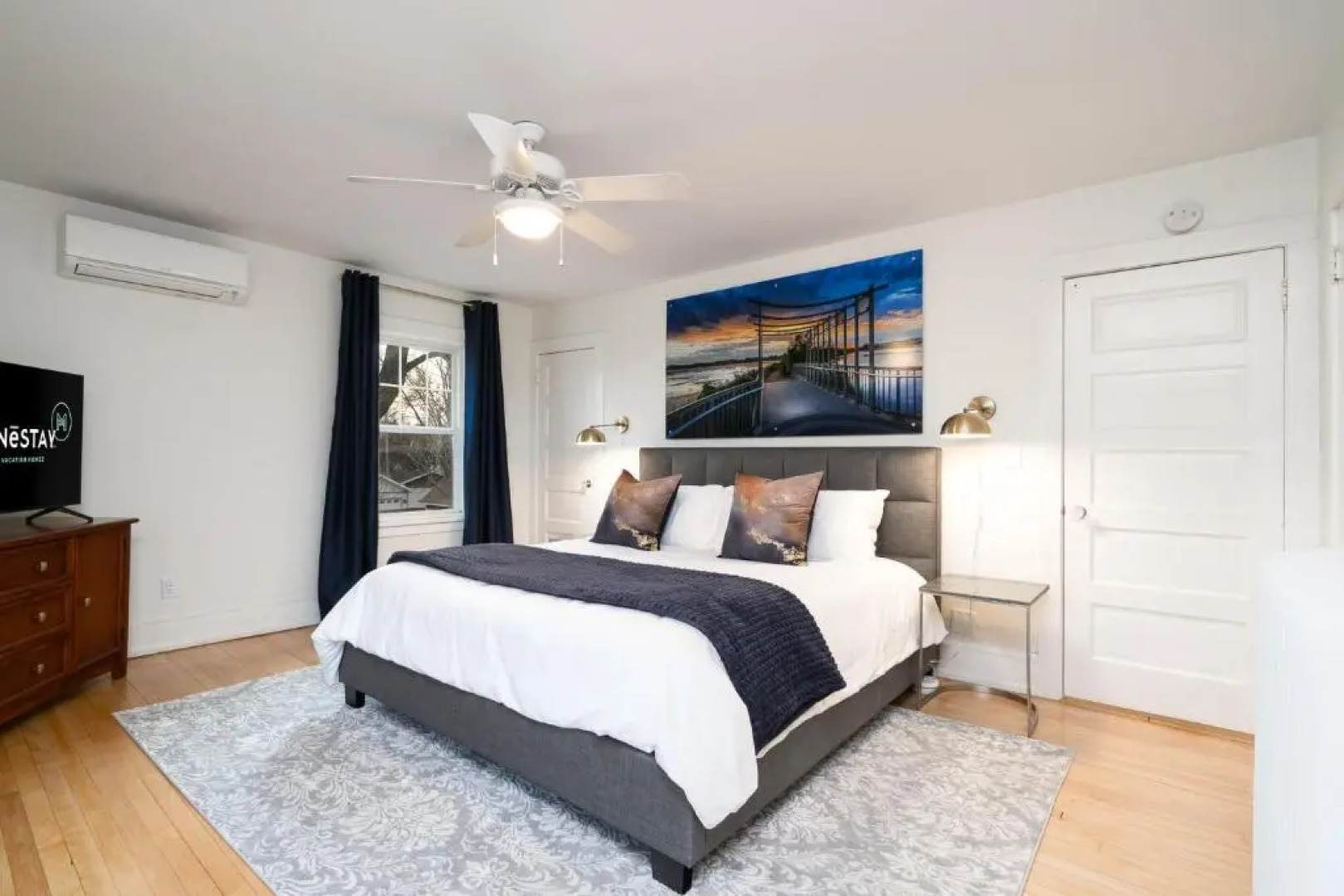 East Harriet Gallery