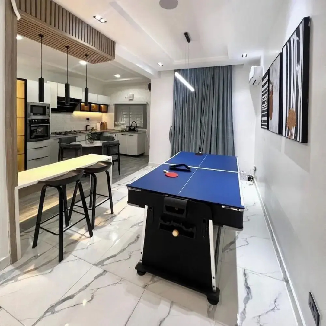 Marcliff Apartments