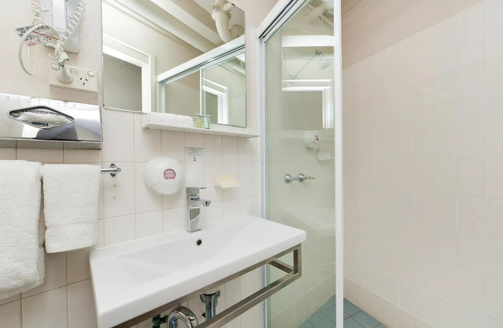 Forrest Hotel and Apartments