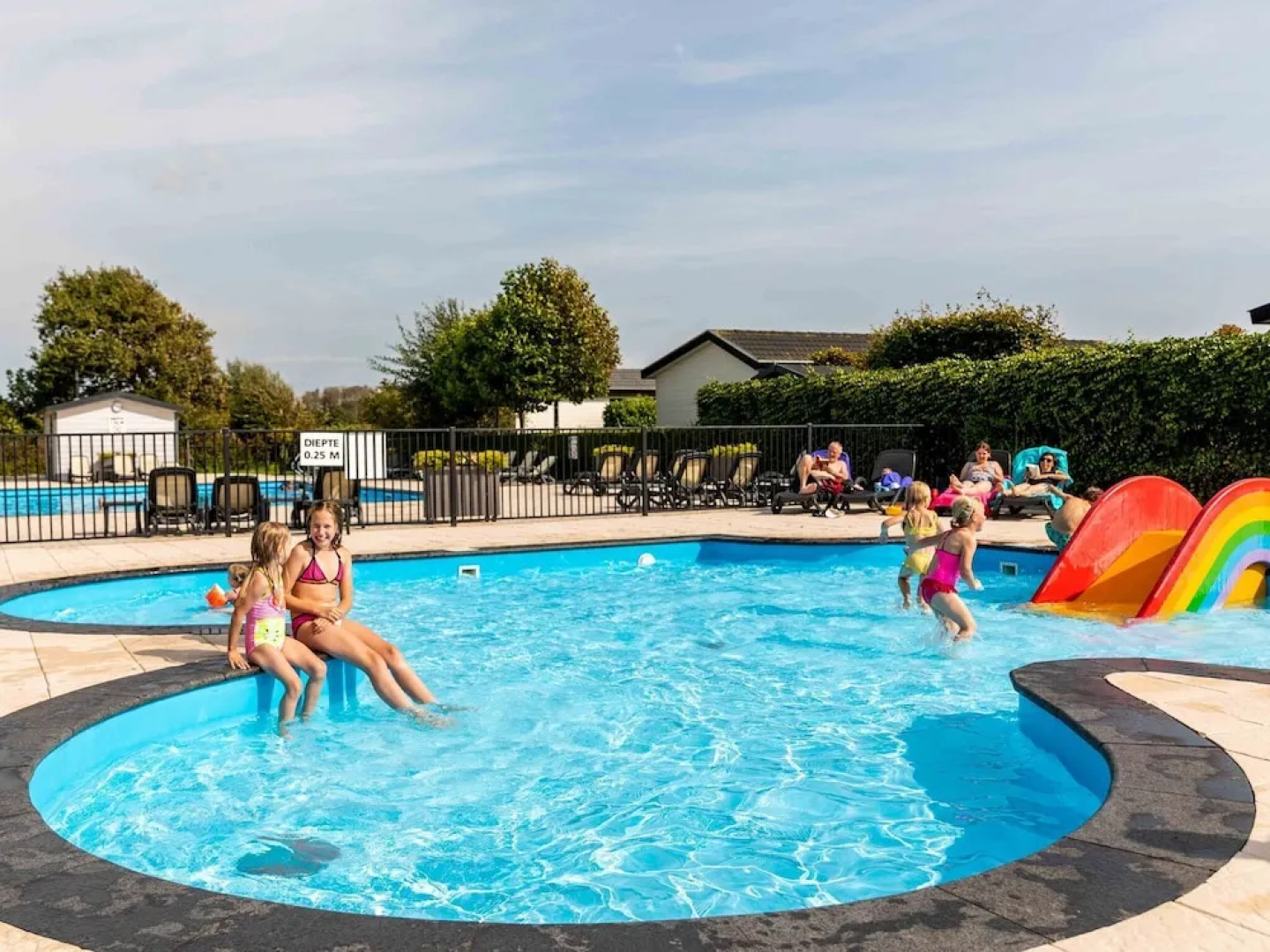 Adapted Chalet With Dishwasher, 3.5km From the sea in Egmond