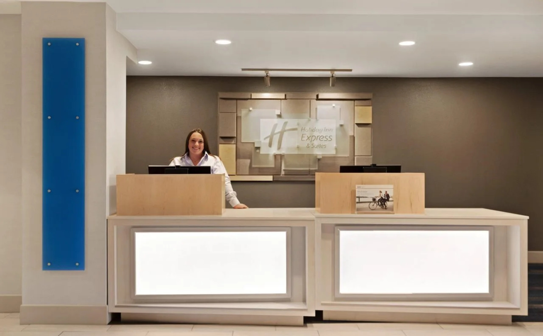 Holiday Inn Express & Suites Shawnee by IHG