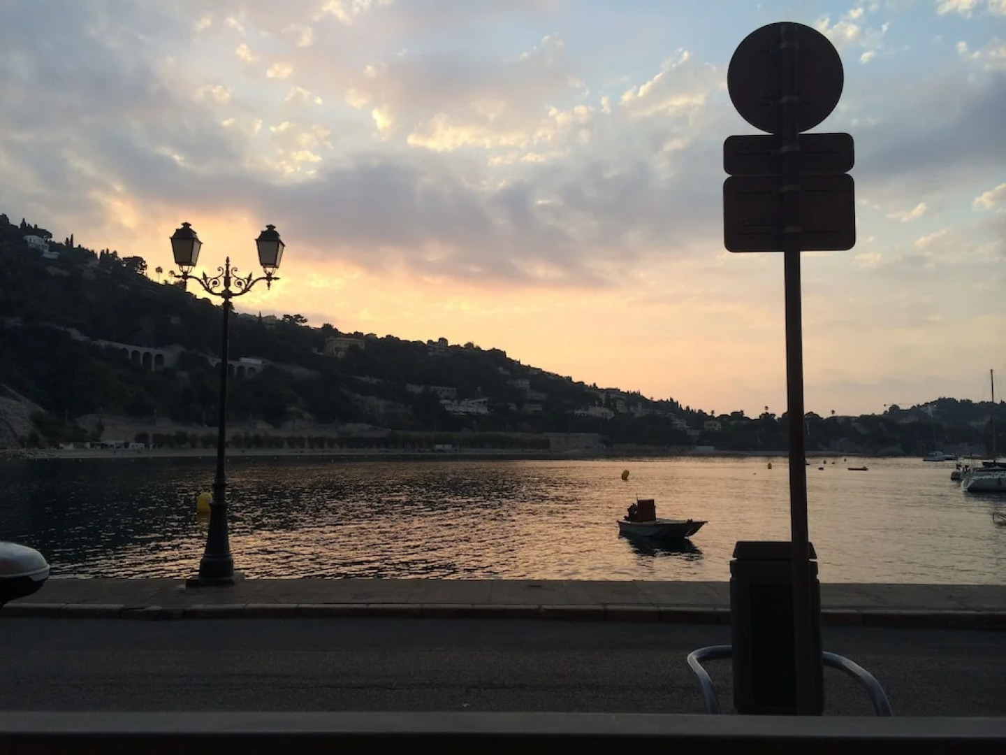 ICI CASA les pieds dans l'eau