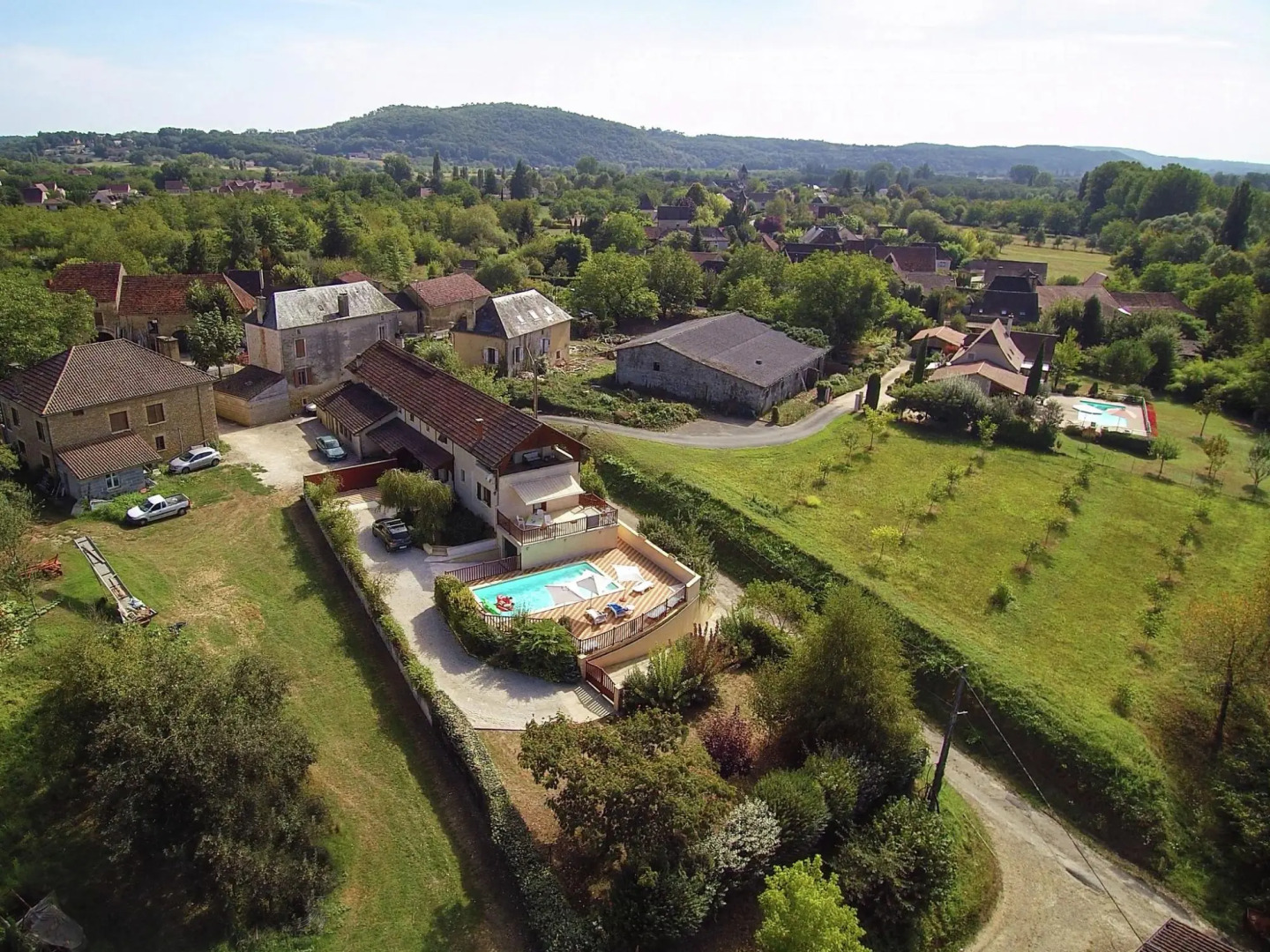 Holiday Home Right on the River Bank With Private Swimming Pool in Saint-julien-de-lampon