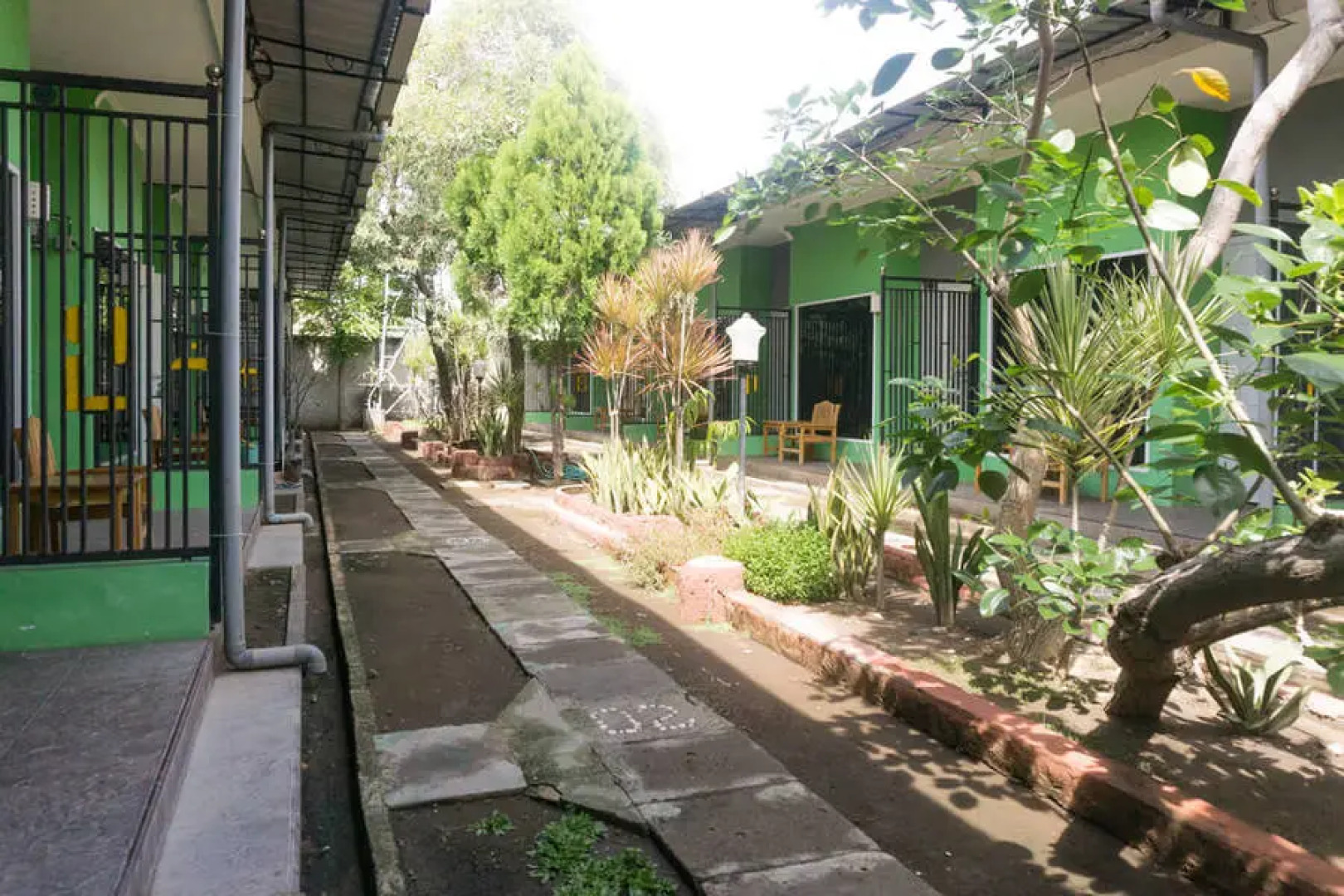 RedDoorz Syariah @ Garuda Street Sumbawa