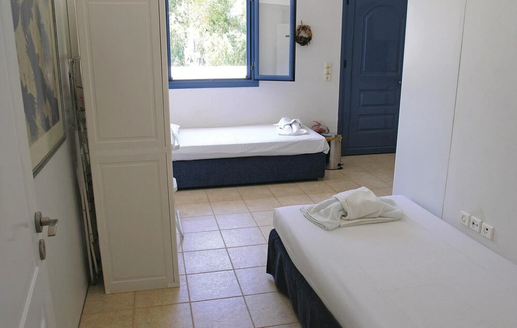 Amazing Home in Ampela, Syros With 6 Bedrooms and Outdoor Swimming Pool