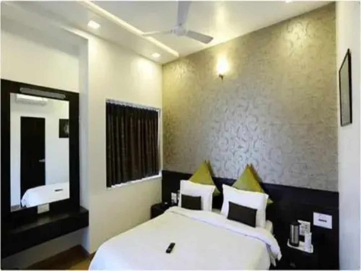 Hotel The Grand Daksh Somnath