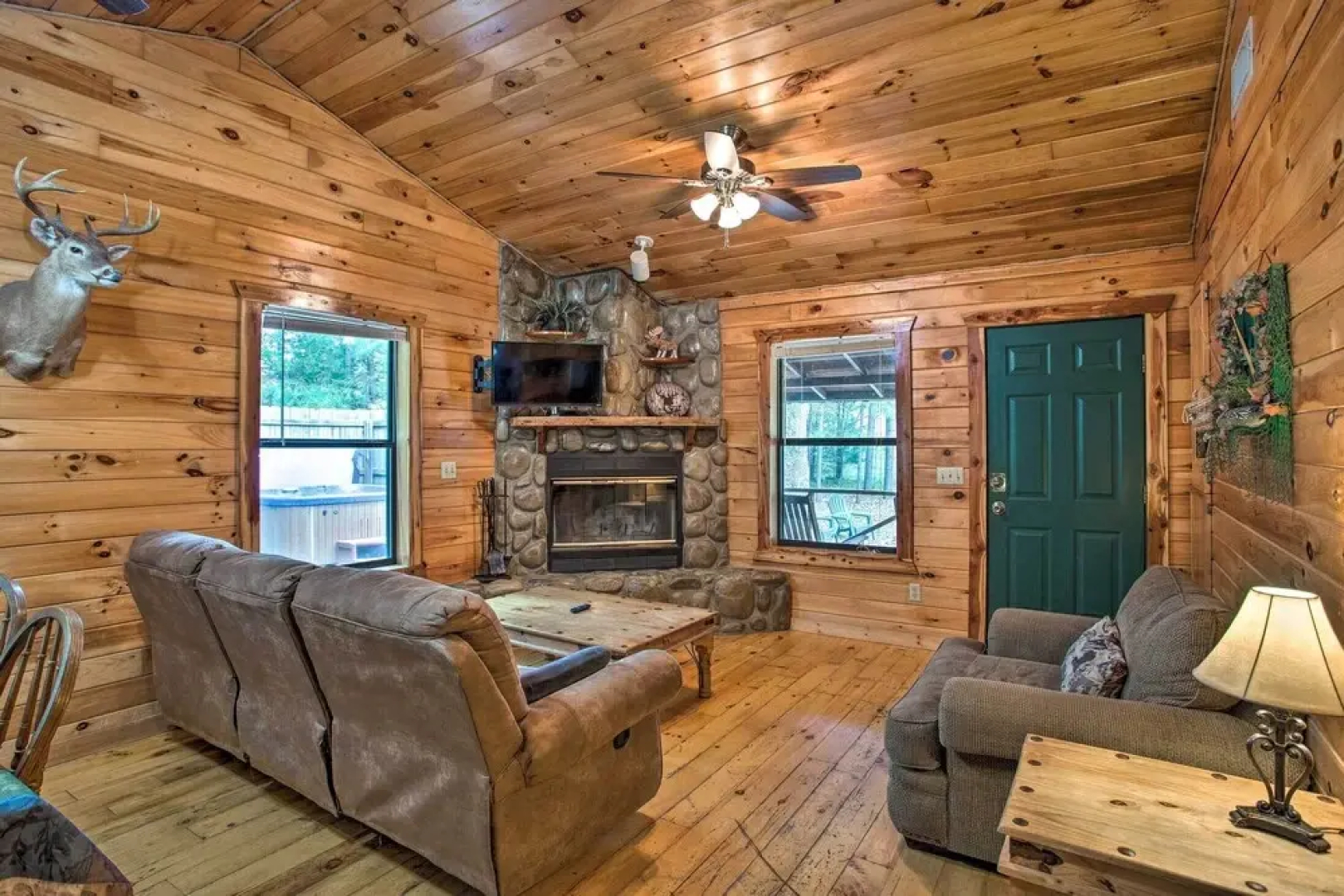 Cozy Starlight Cabin: 6 Miles to Beavers Bend!