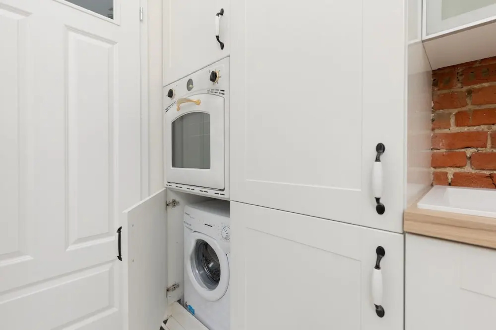 Warsaw Pruszków Apartment by Renters