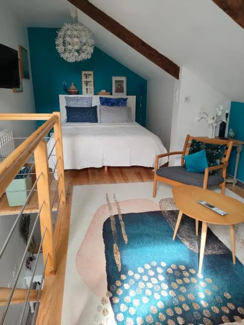 Le Garage, confort, calme de la ville et vue sur jardin