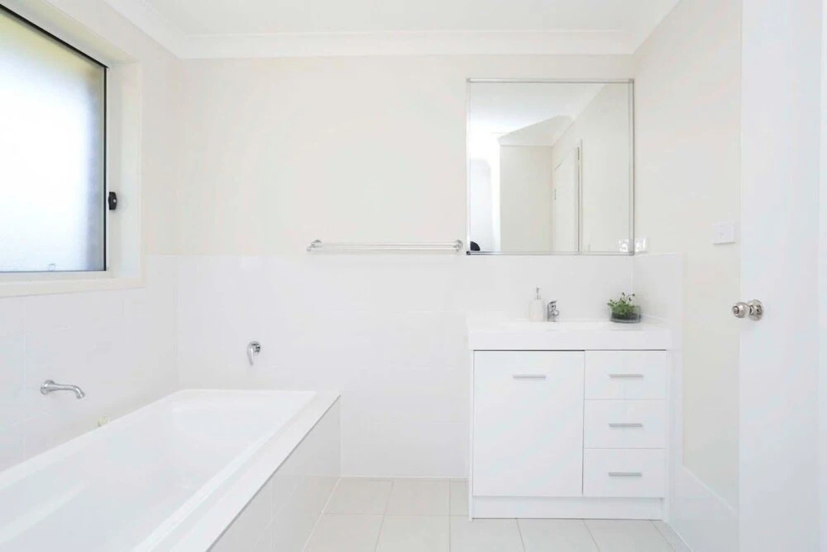 Designer Family Home on Golf Resort + Parking