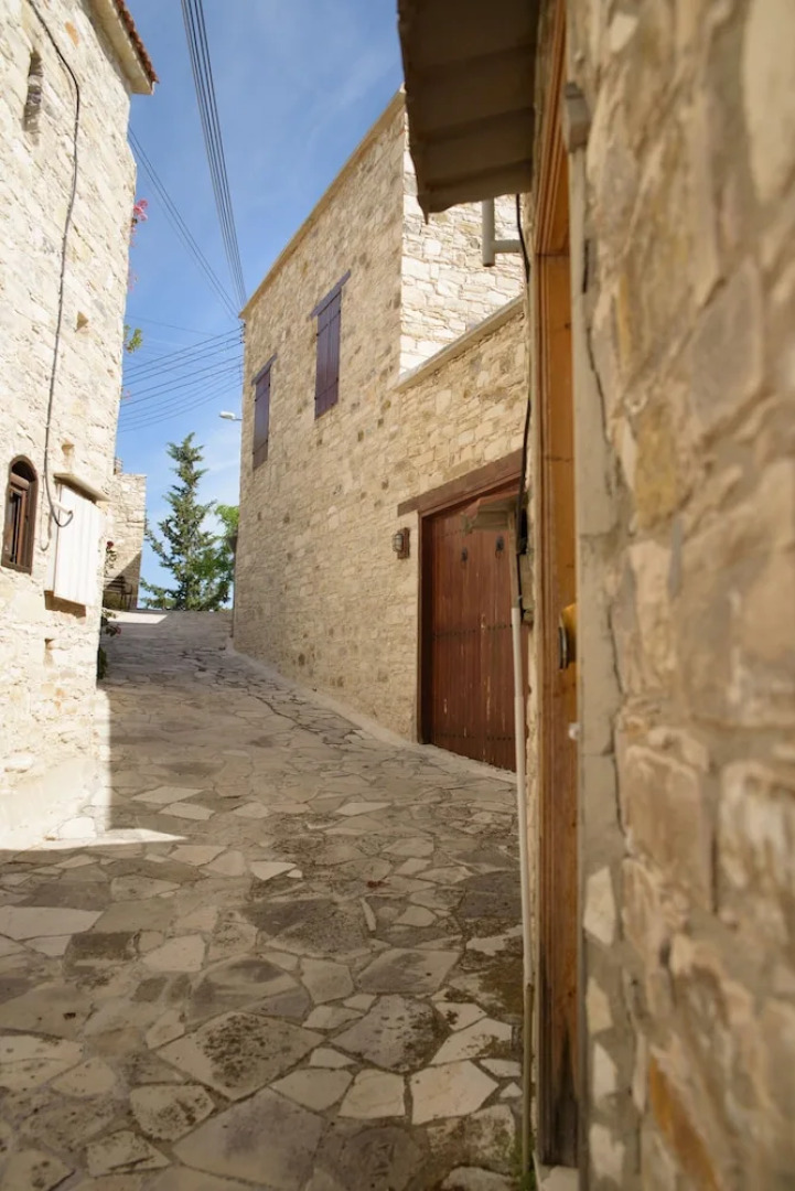 Thyone Studio Cottage