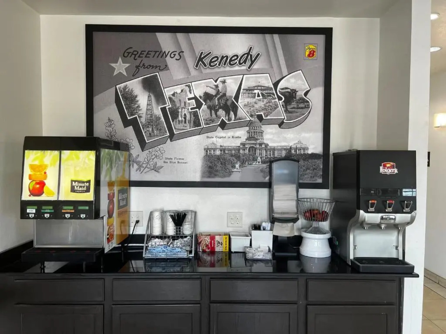 Super 8 by Wyndham Kenedy