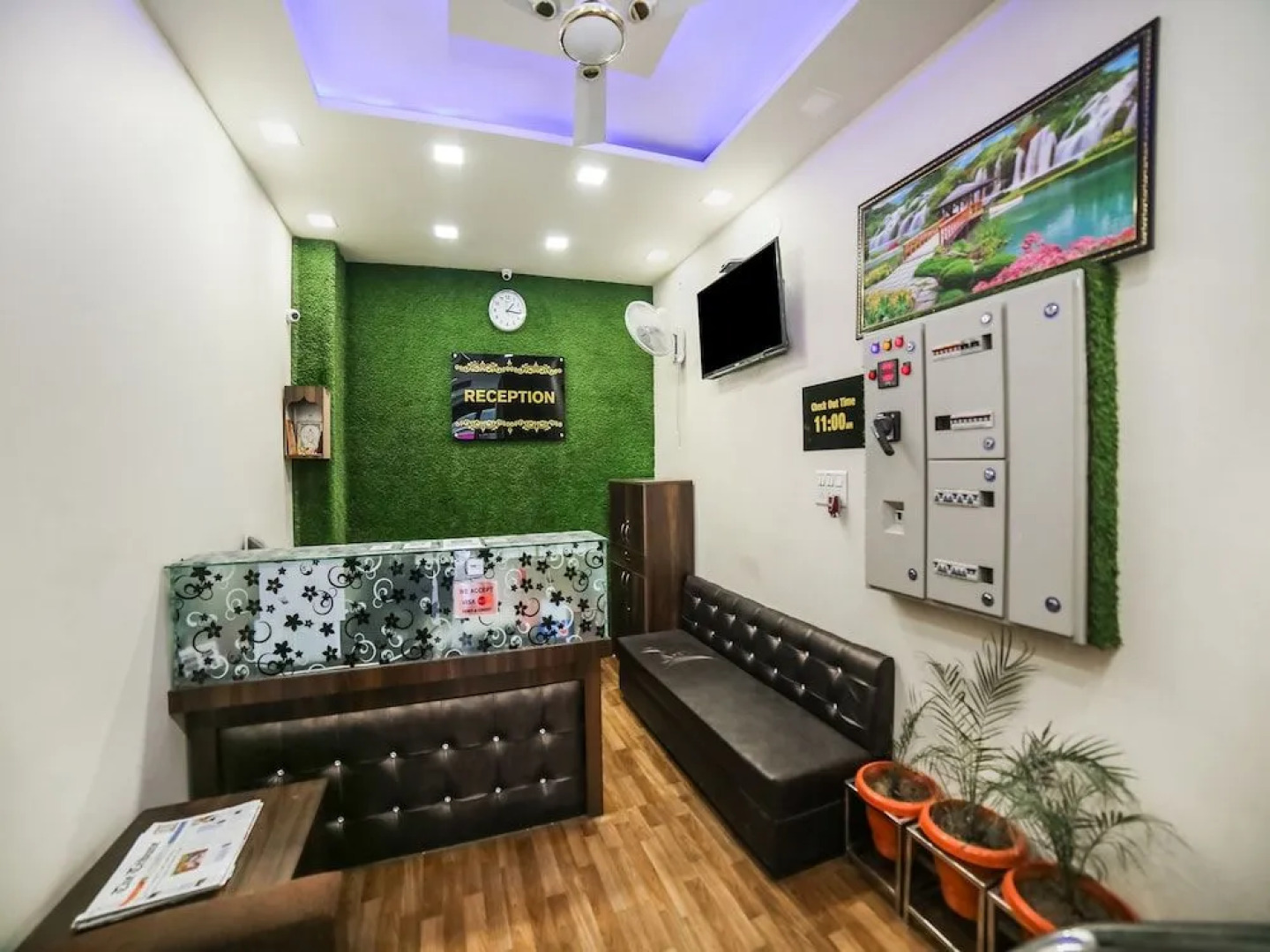 Spot On 37343 Hotel Abhimanyu Inn