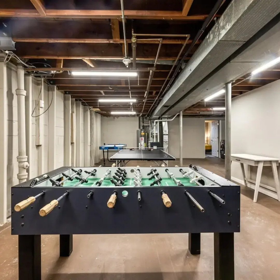 Brew City Game Room Fenced Yard Sleeps 13