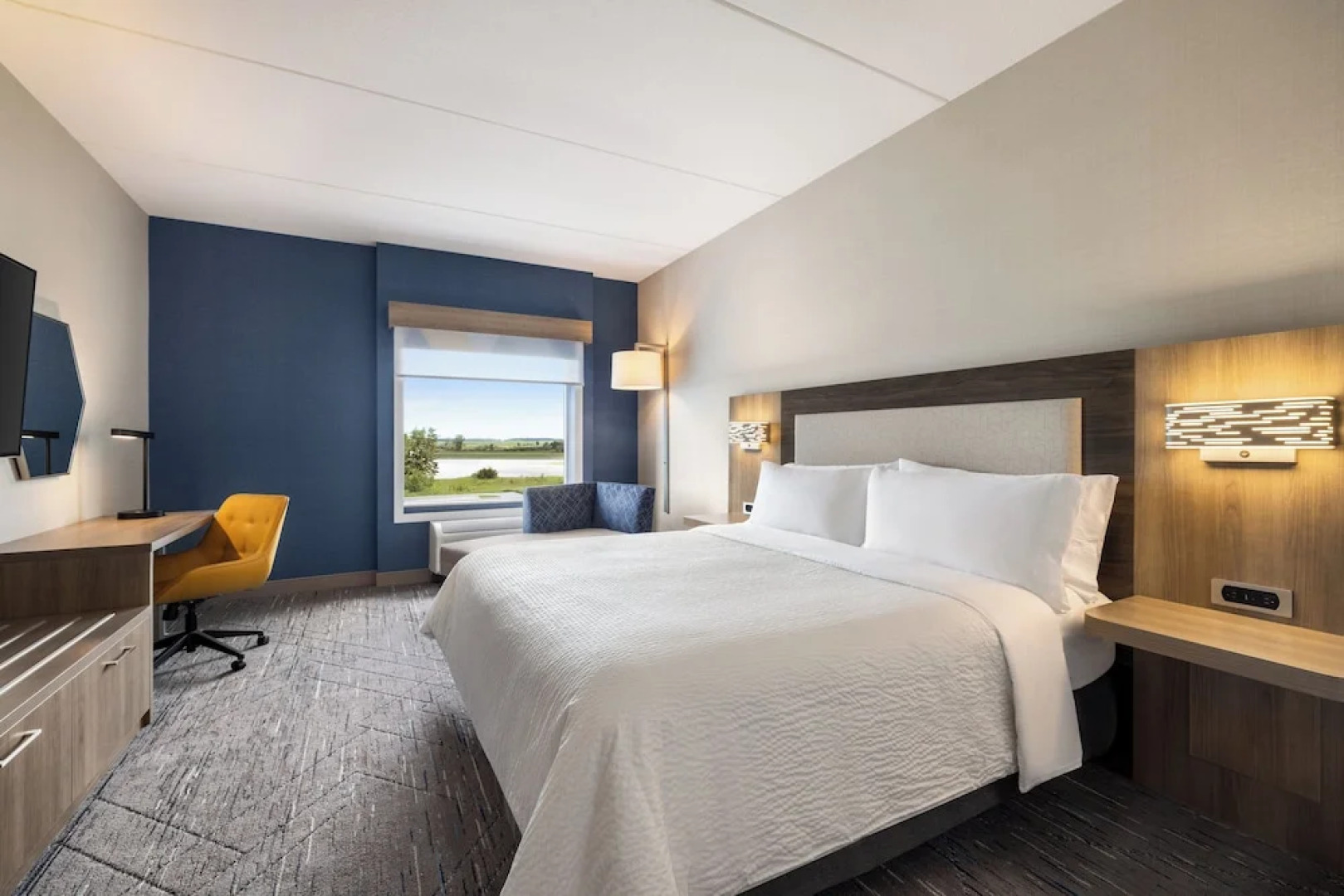 Holiday Inn Express Strathroy by IHG