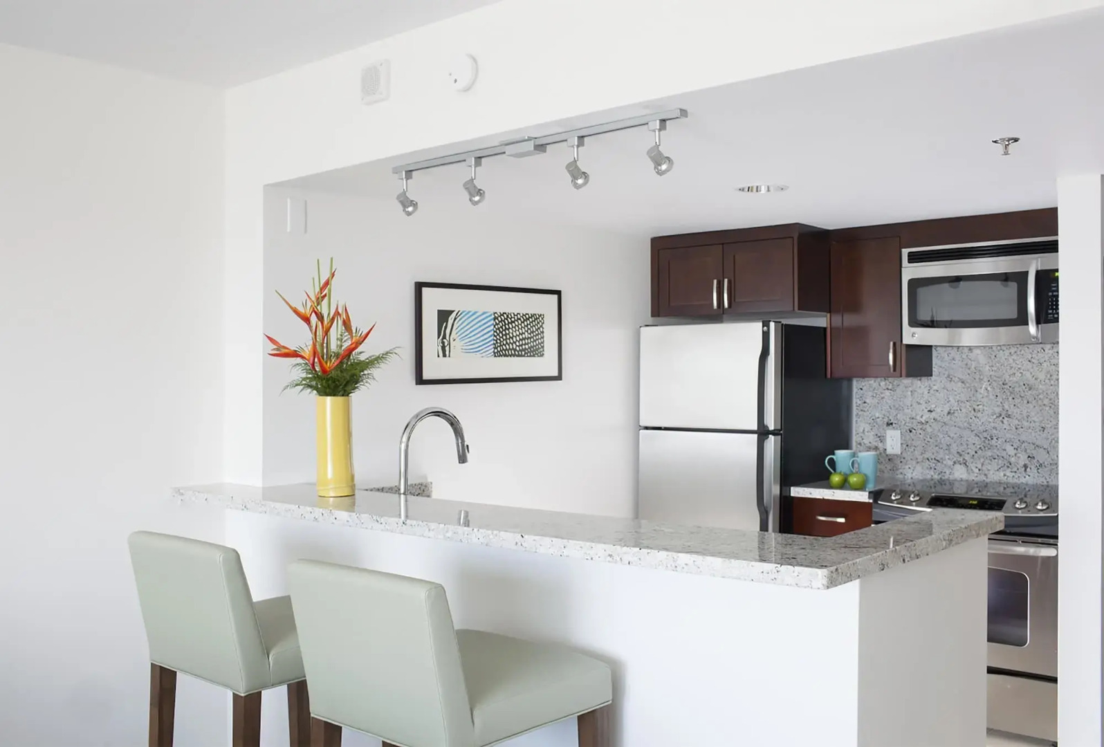 Отель Ilikai Hotel & Luxury Suites