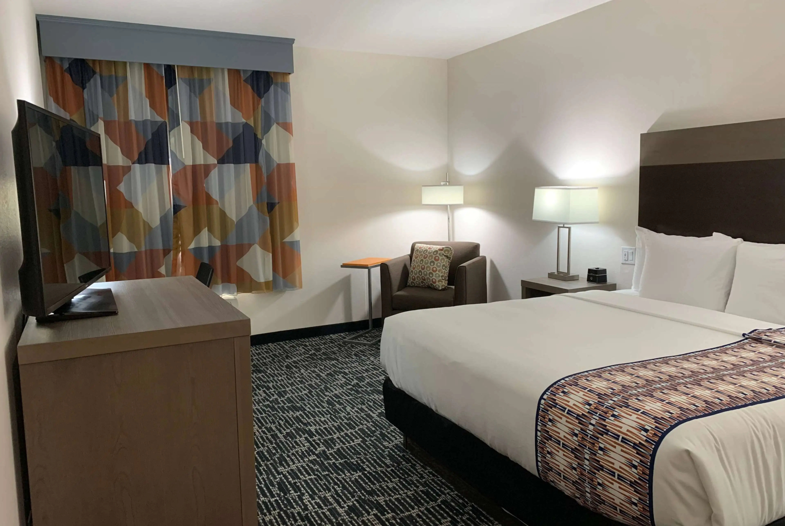 La Quinta Inn and Suites by Wyndham - Red Oak TX IH-35E