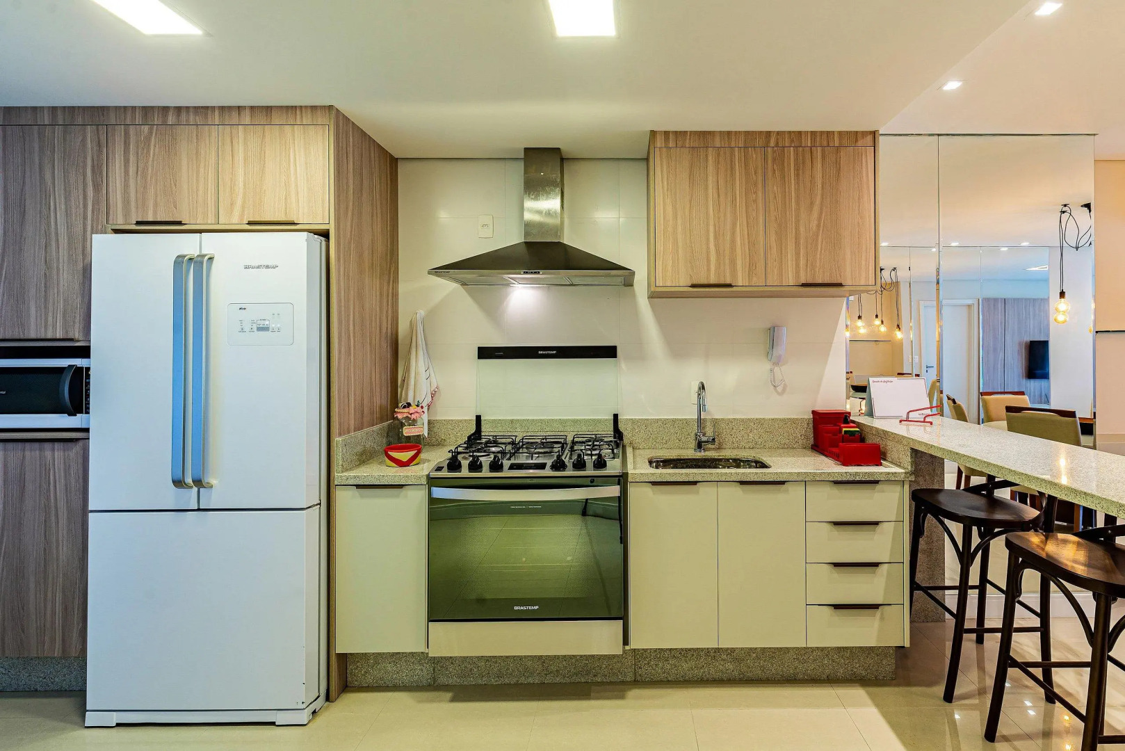 Apto novo e sofisticado a 150m Praia Brava ABC201