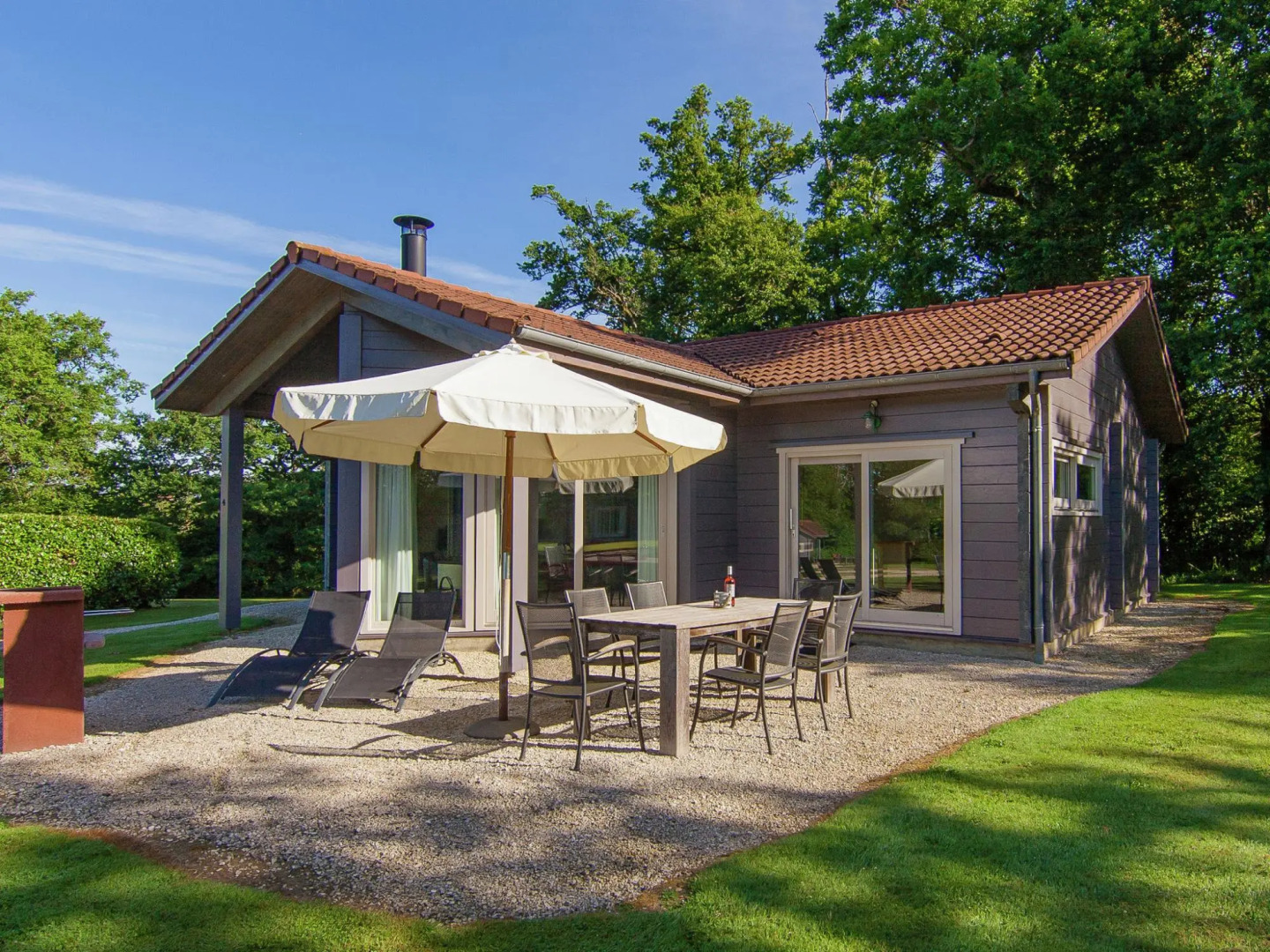 Holiday Home in Oradour sur Vayres with Private Terrace