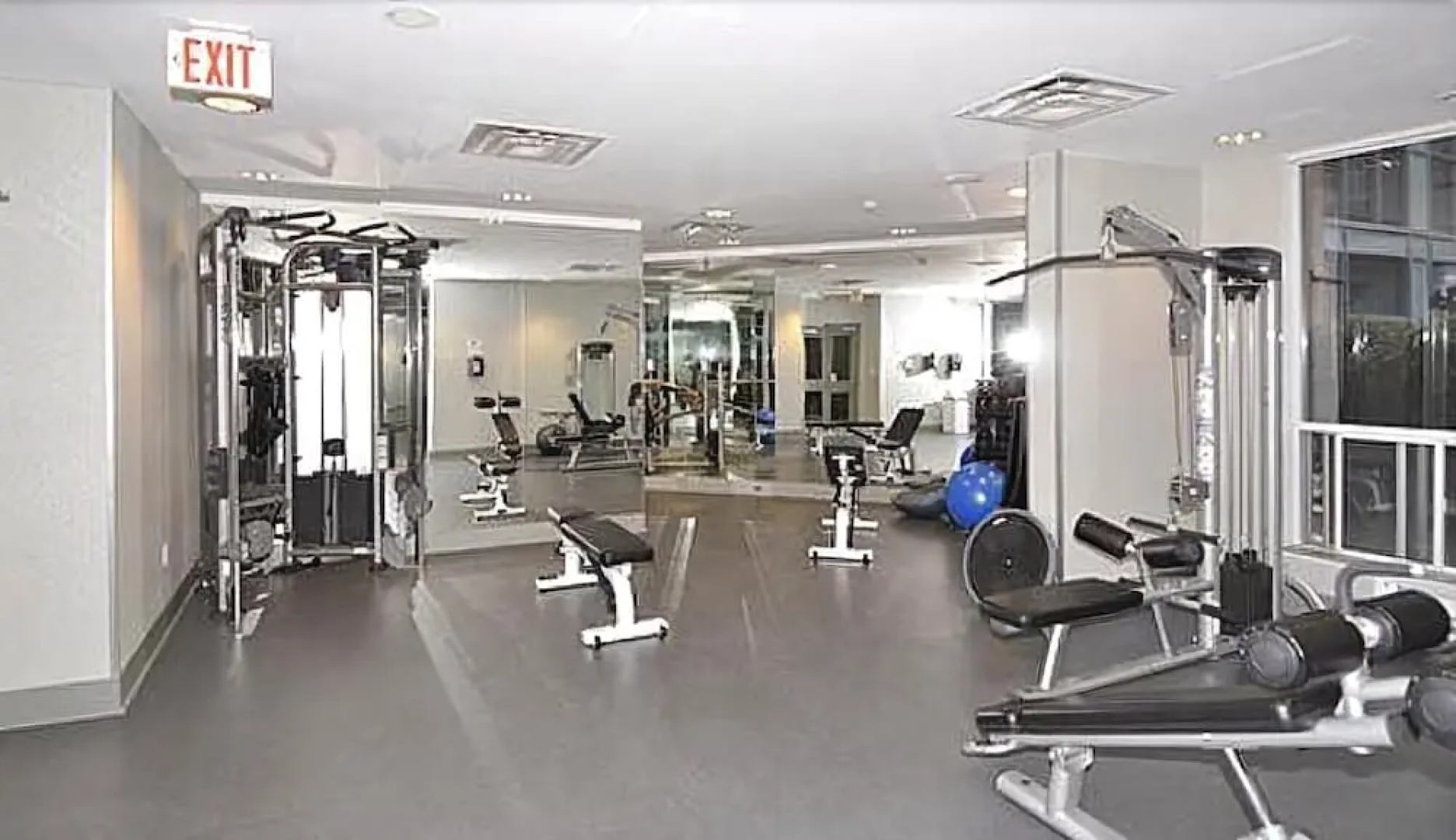 Super Awesome King West Furnished Suite