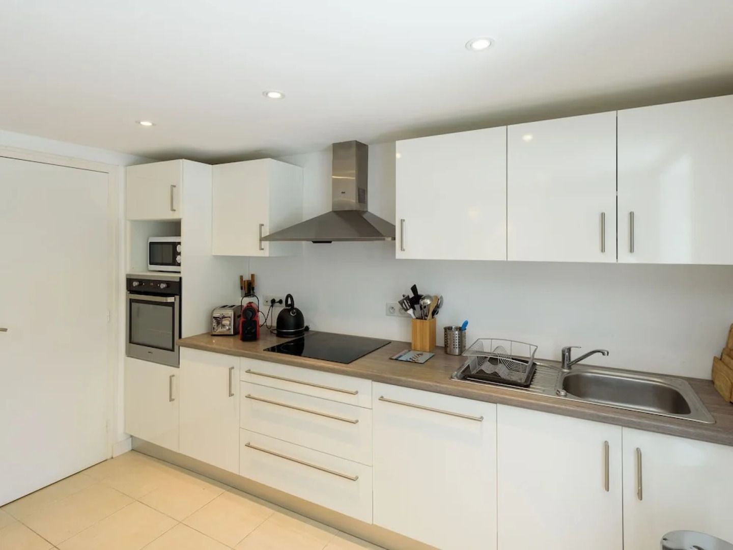 Beautiful Breton villa with private pool and large garden, 6 km from the coast