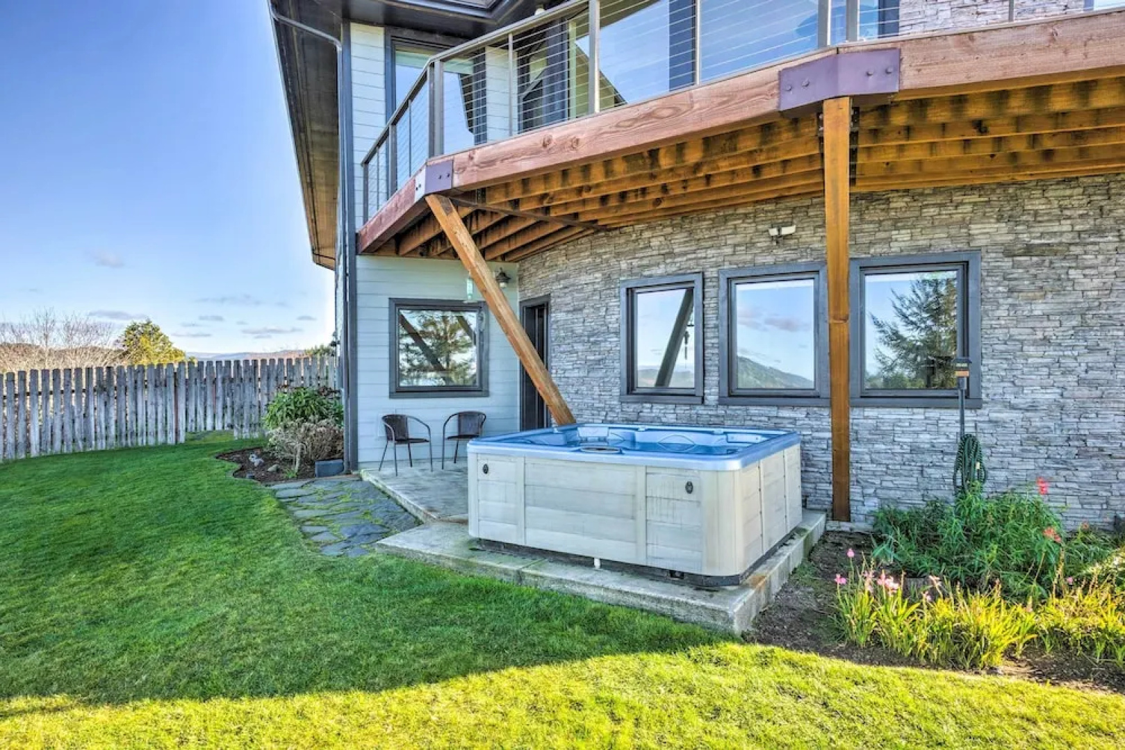Stunning 360 Ocean Views, Near Redwoods NP!