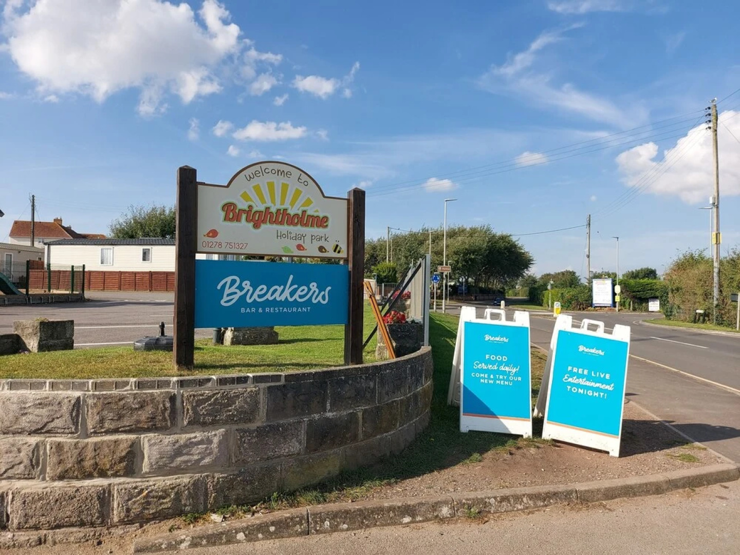 2 Brightholme 6 Berth With Decking & Enclosed Gard