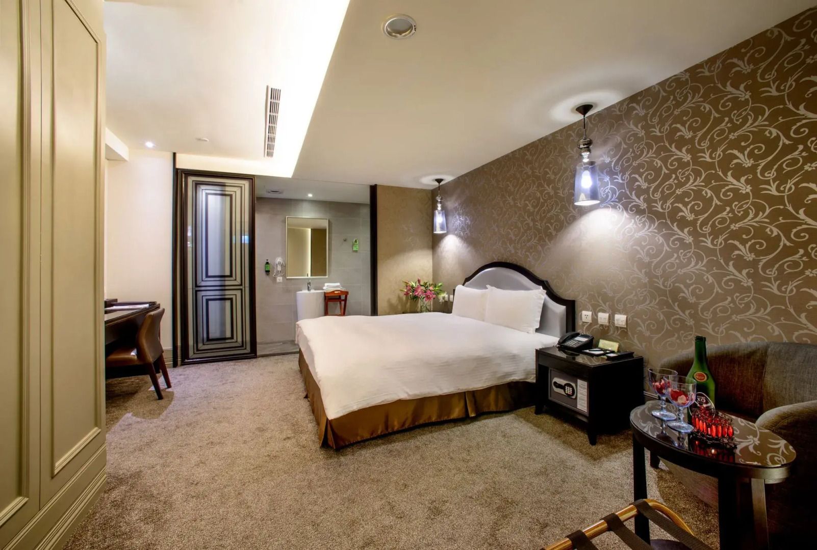 Stay Hotel - Taichung Yizhong