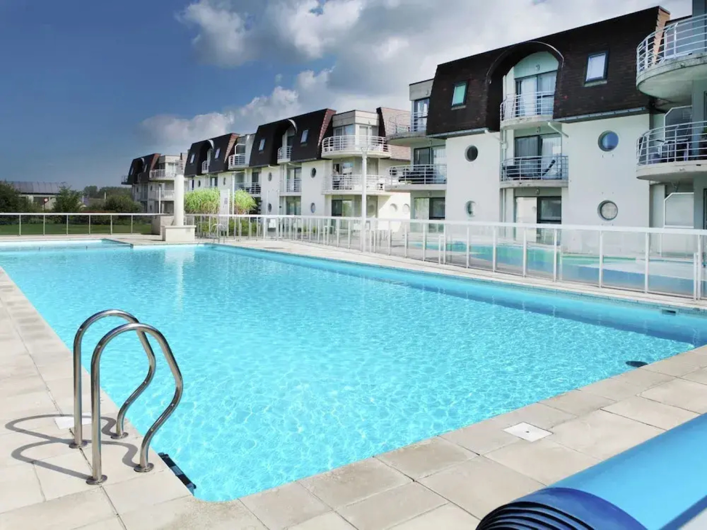 Sunny Bredene Stay by Sea