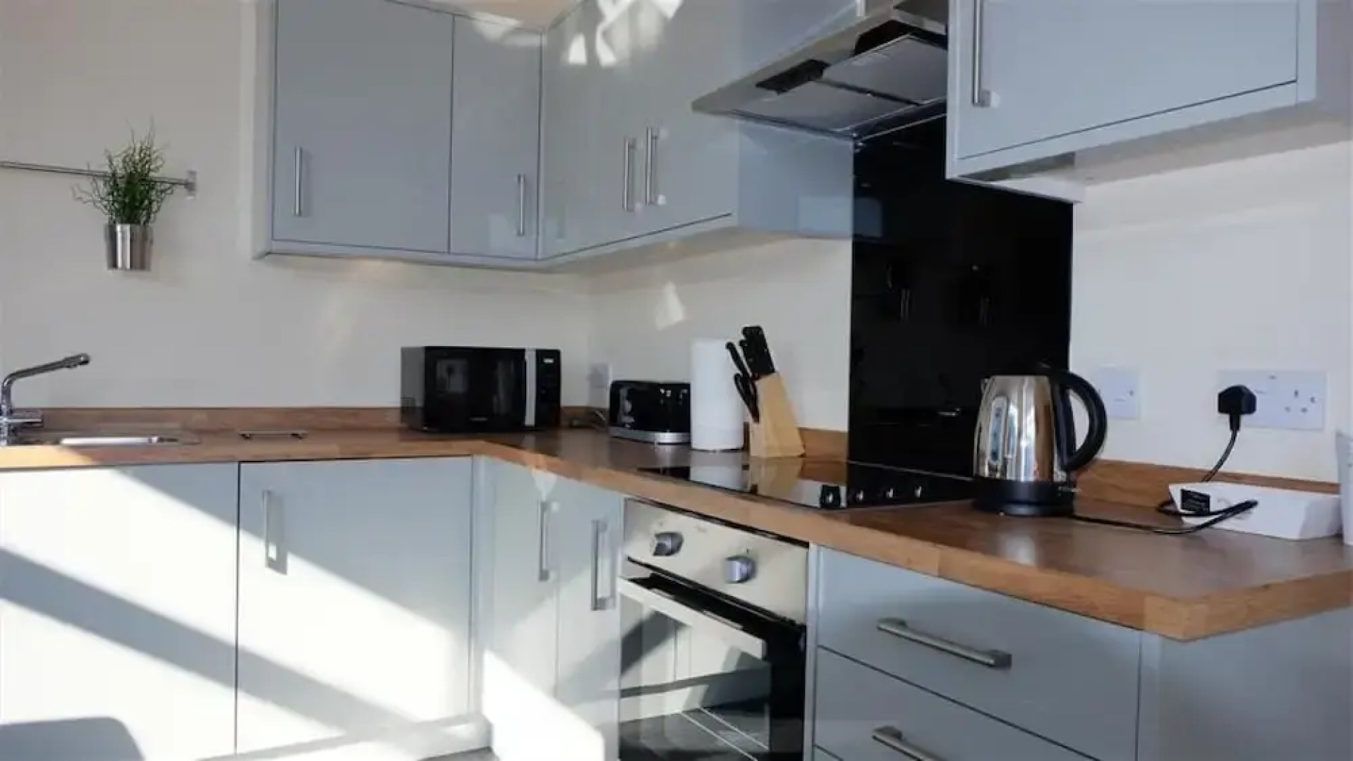 The Moorlands Suite - Premier Serviced Accommodation