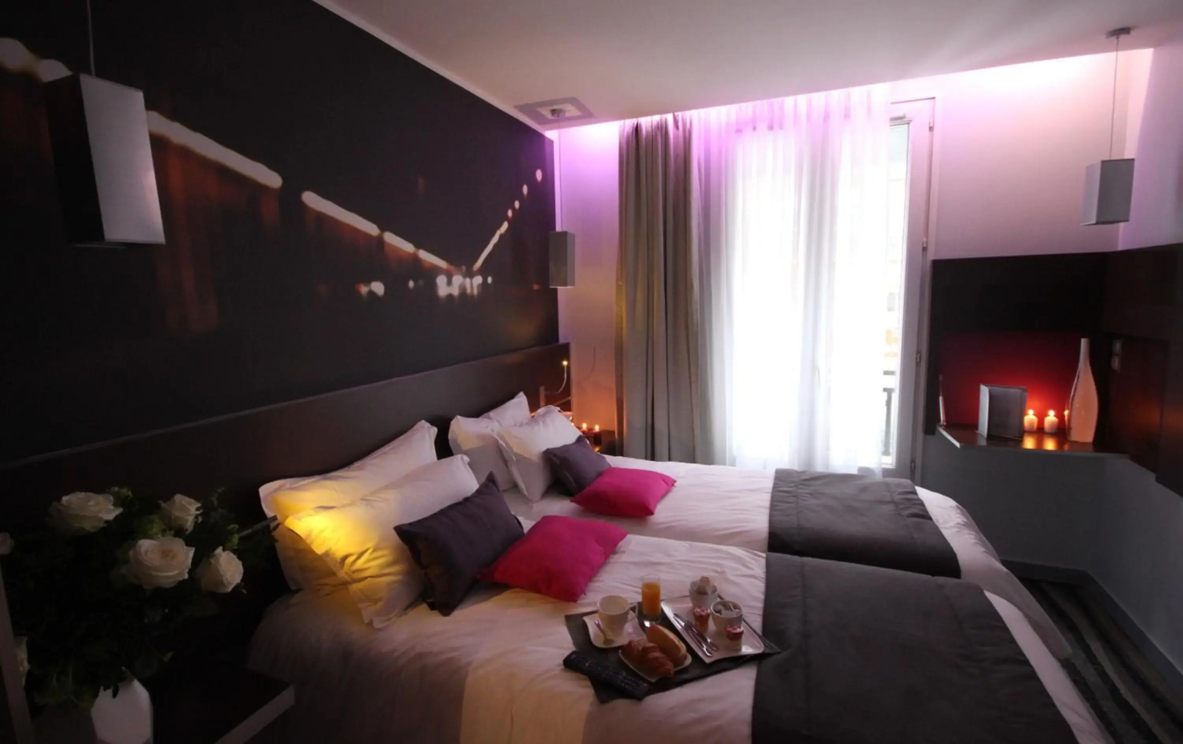 Hotel Lumières Montmartre Paris