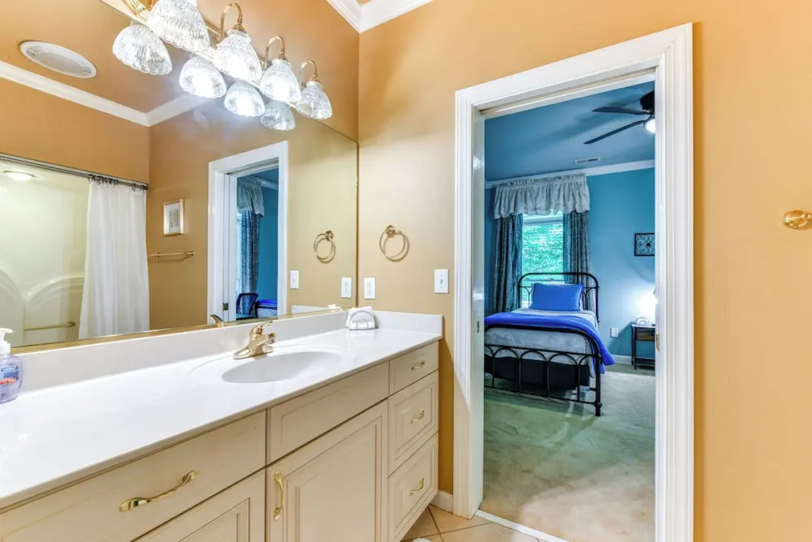 Sherrills Ford Escape w/ Hot Tub, Deck & Yard