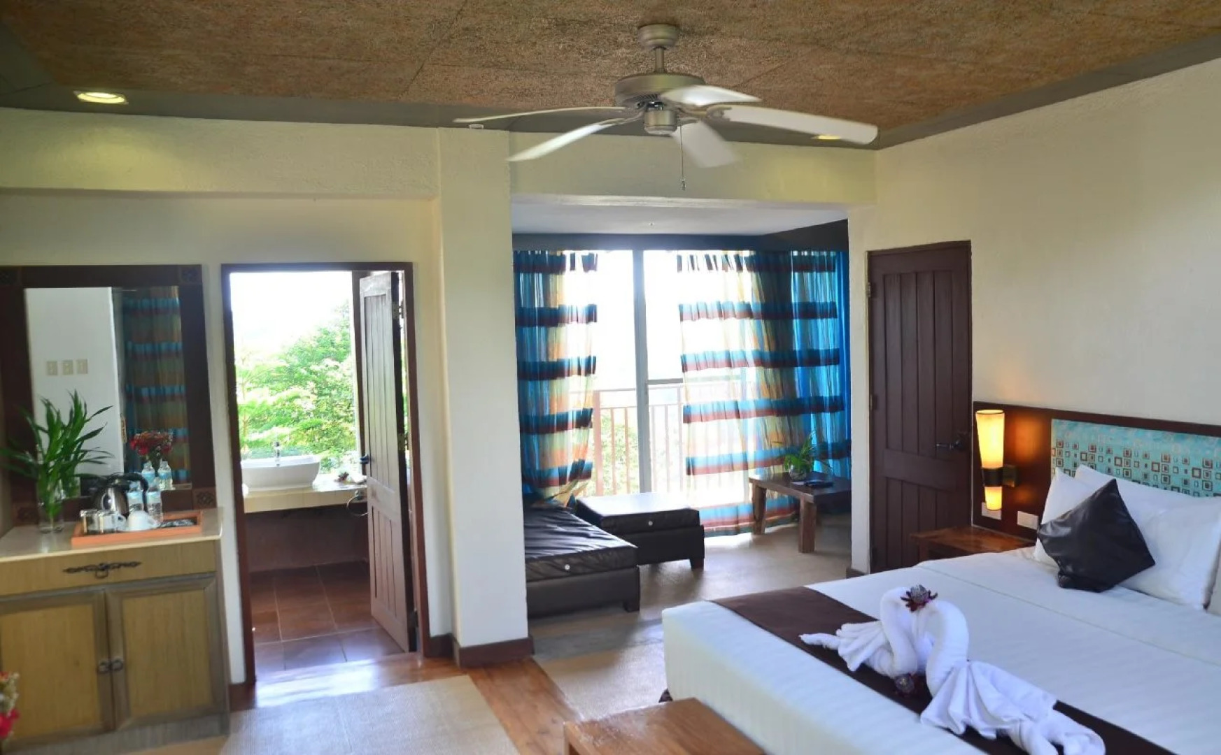 West 35 Eco Mountain Resort