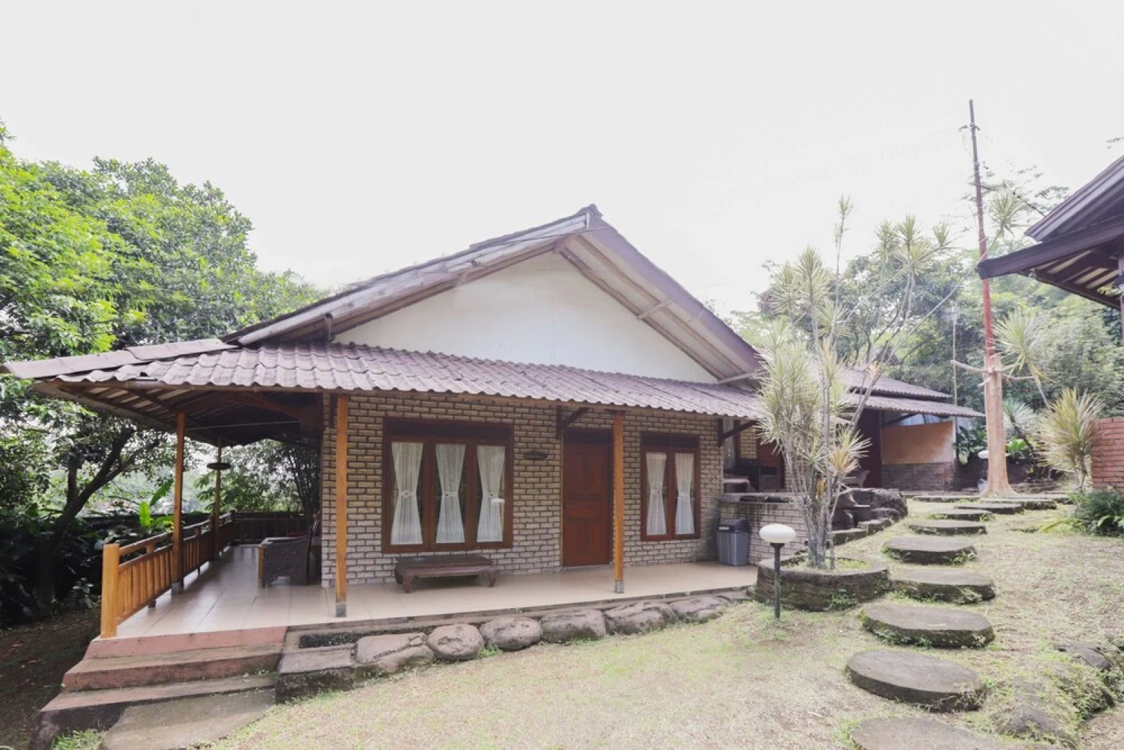 OYO 735 New Panjang Jiwo Resort
