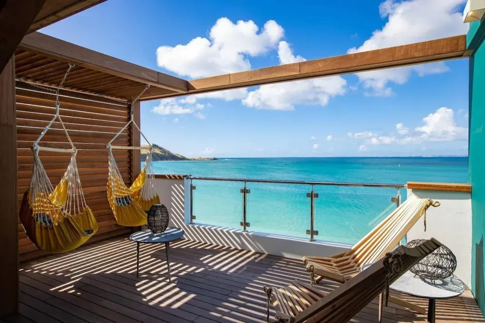 Remarkable 2-bed Apartment in Grand Case