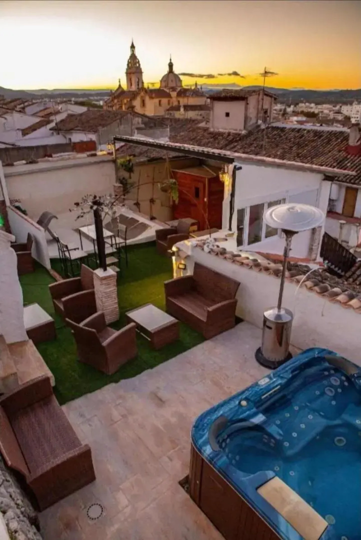 Fortress Jacuzzi Suites