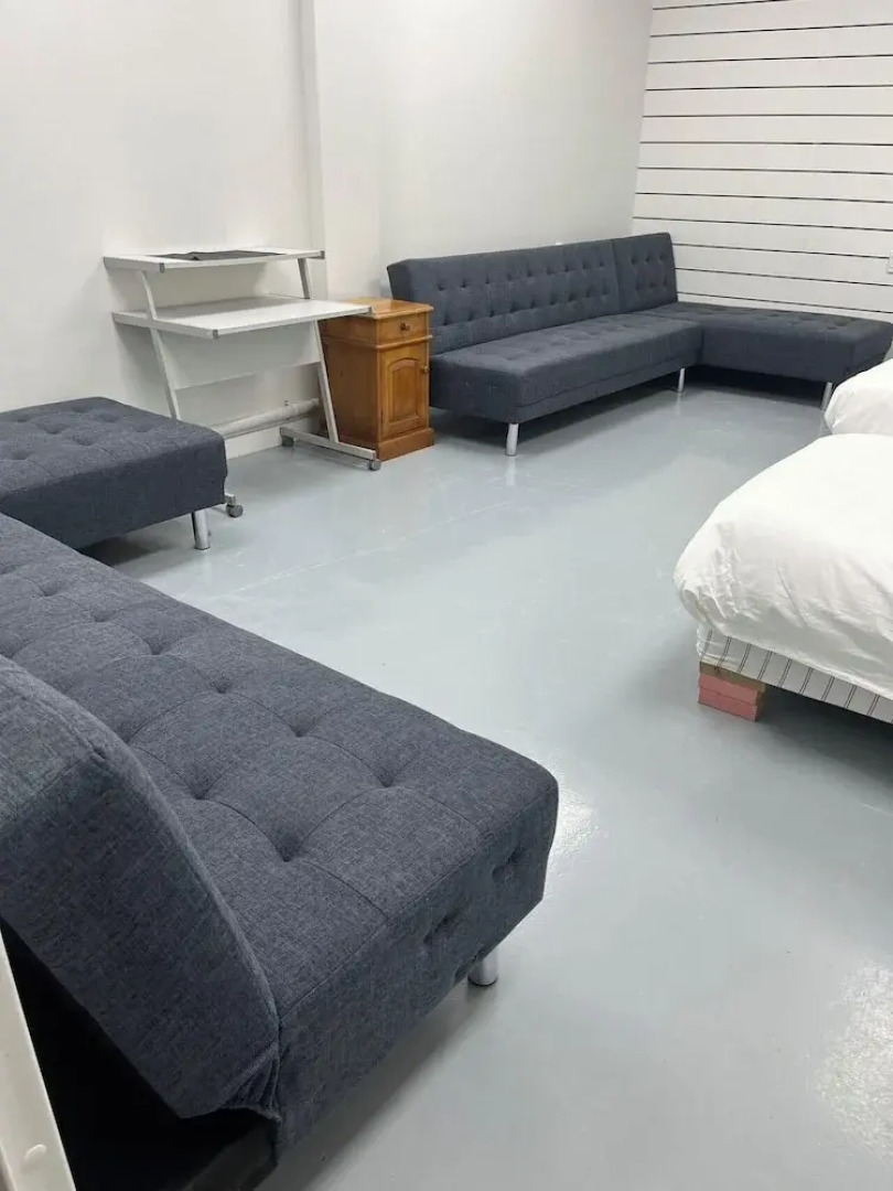 3 single and 2 sofa beds Studio Suite 7