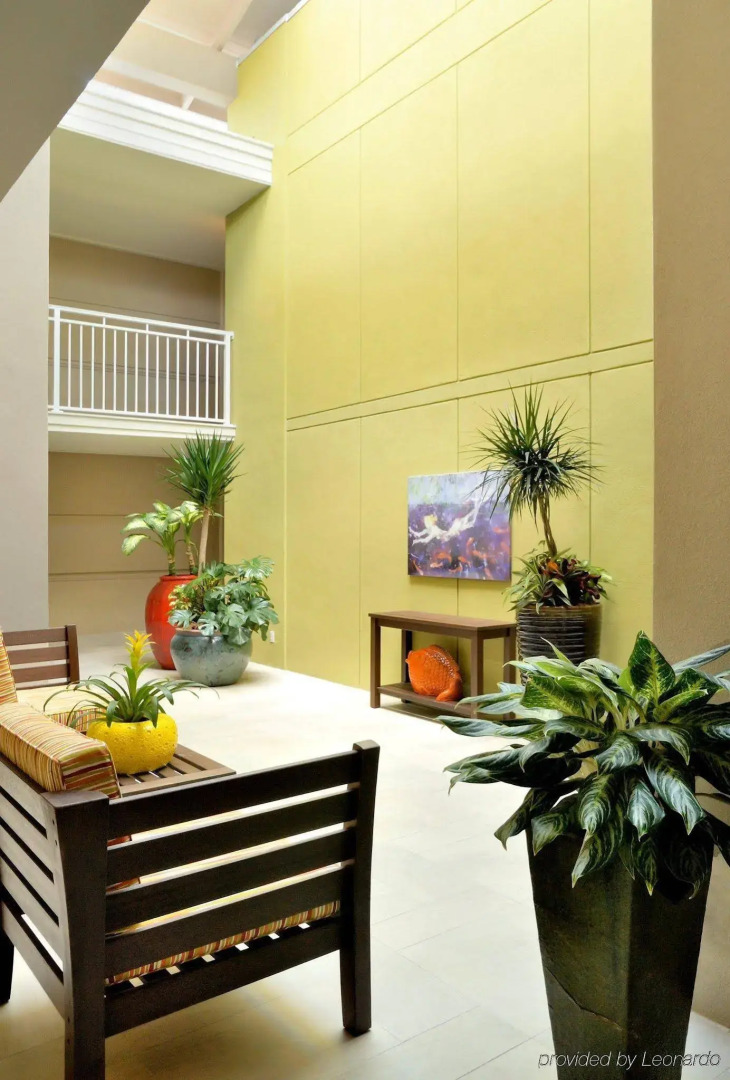 Pier House Resort & Spa