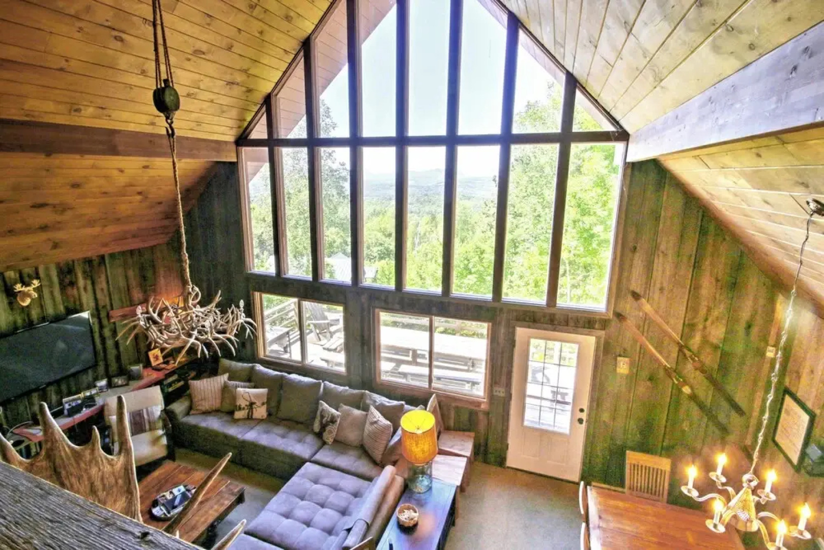 East Burke House w/ Deck < 3 Mi to Kingdom Trails!