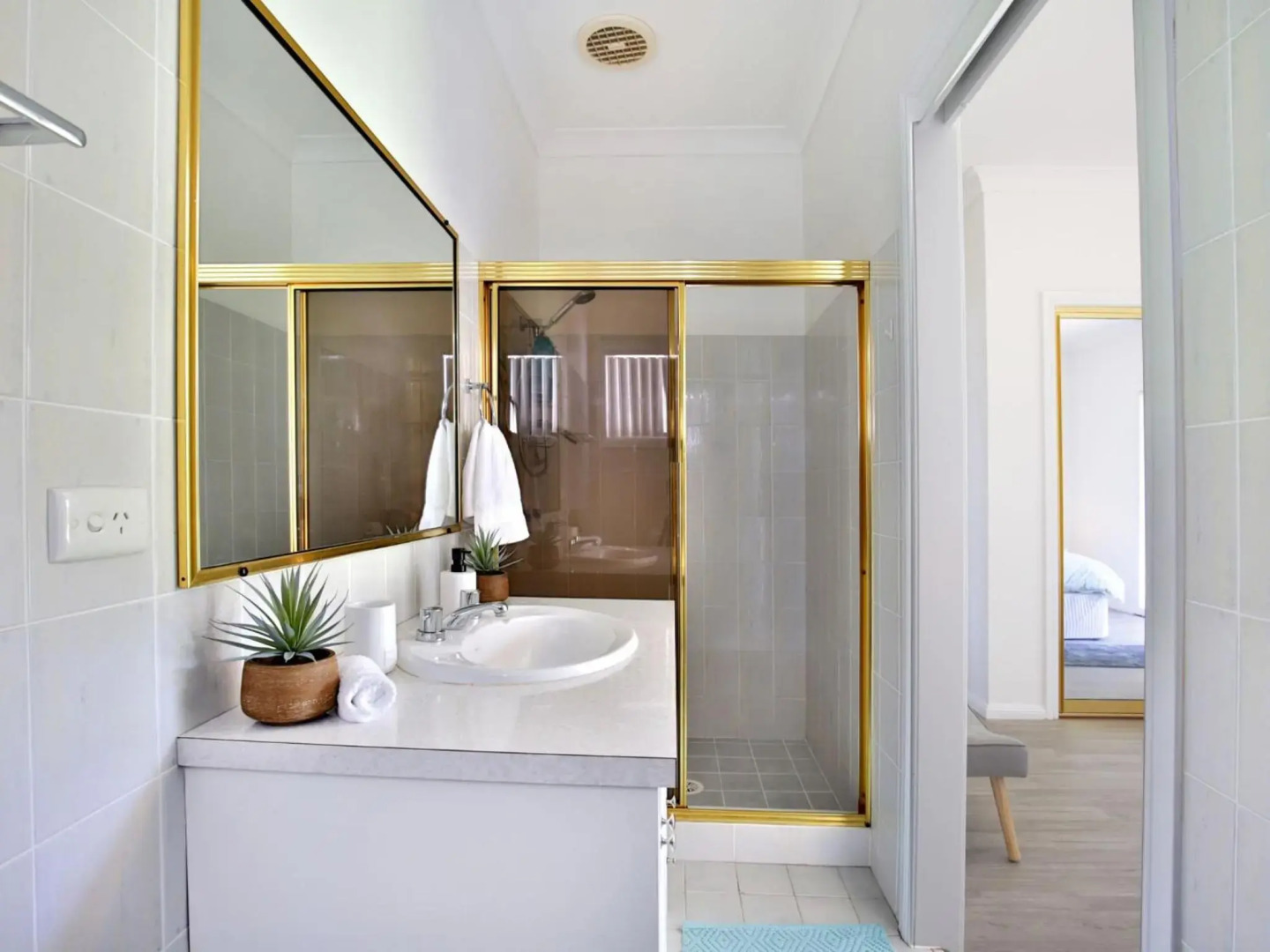 Bayview - Absolute Waterfront with Jetty - 5 Mins to Hyams Beach