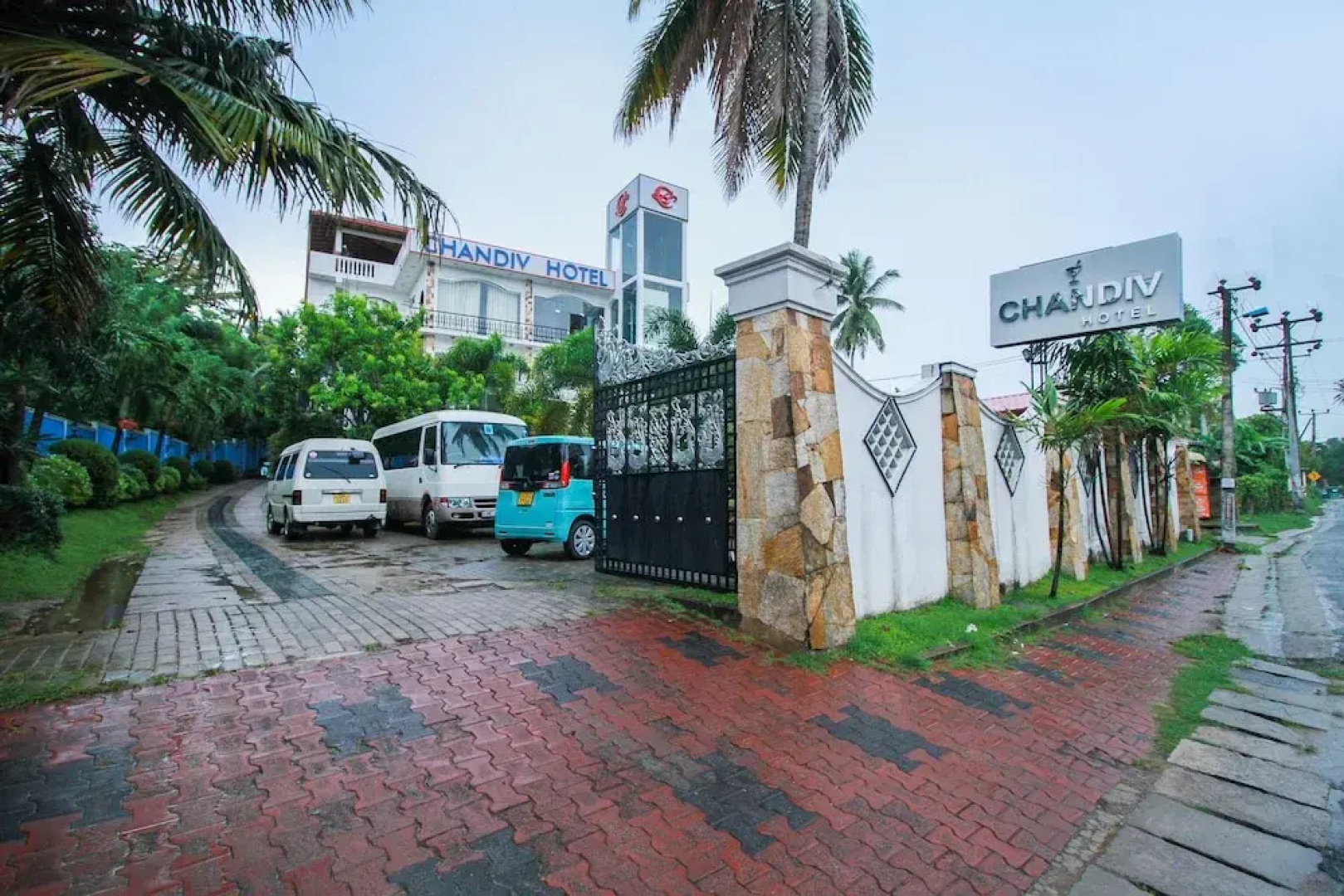 OYO 339 Chandiv Hotel