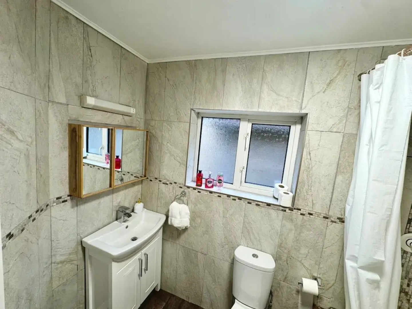 Detached 4beds - Windsor, Heathrow & London Access