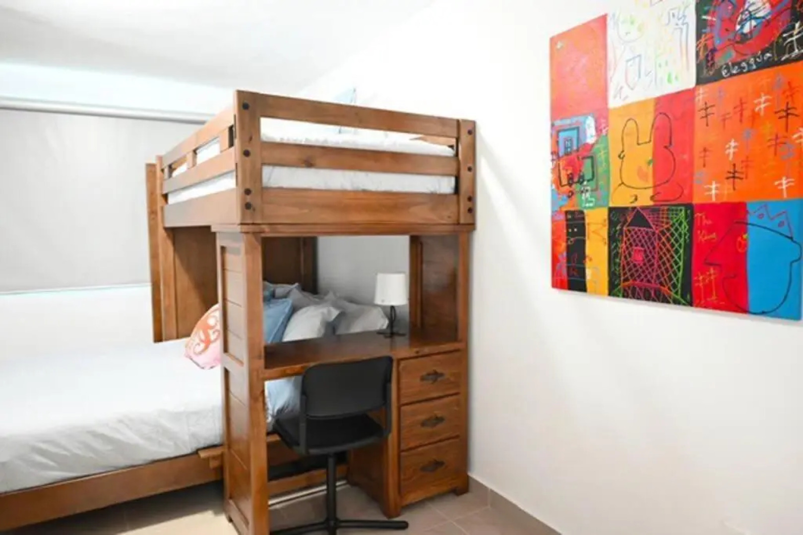 NEW Remodeled pool house 2 minutes from beach