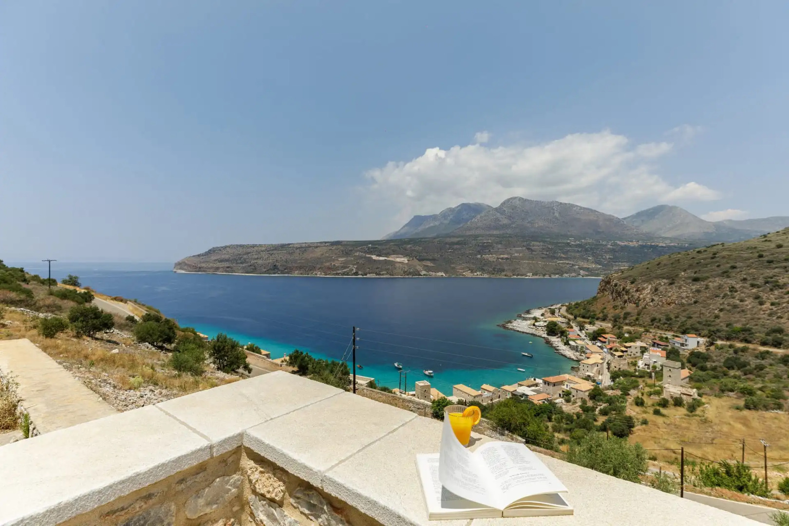 Trapela Limeni Luxury Suites