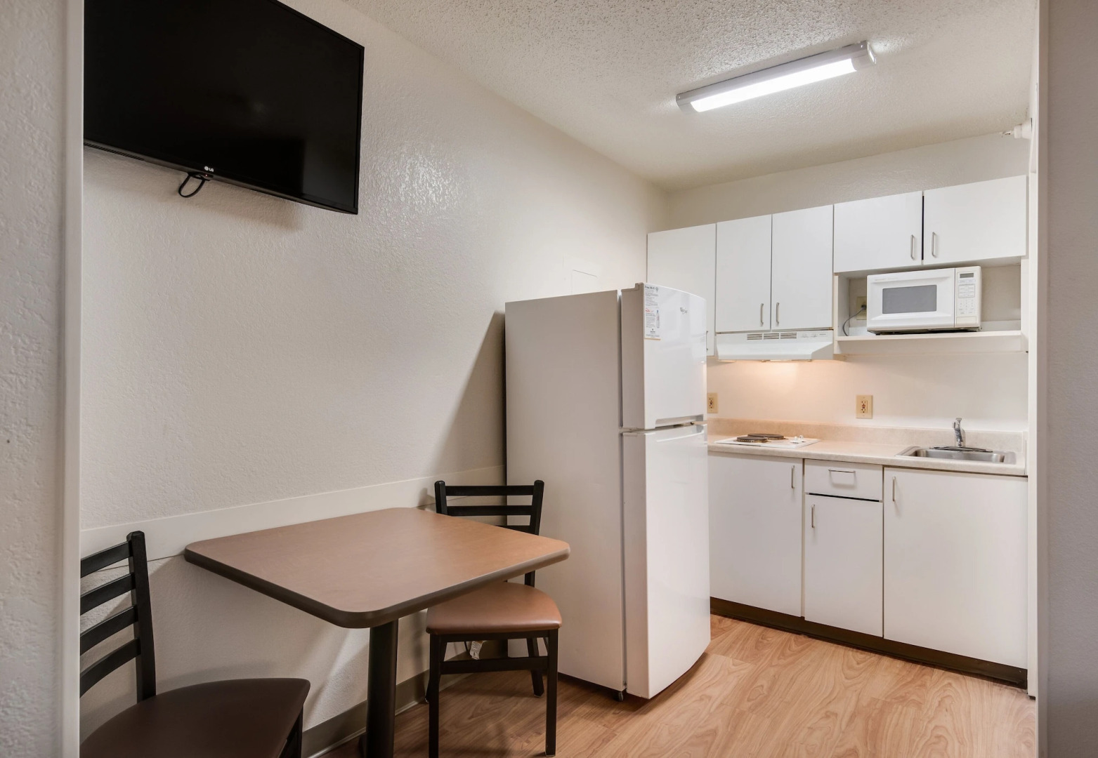 Birch Hill Suites Kansas City – Independence