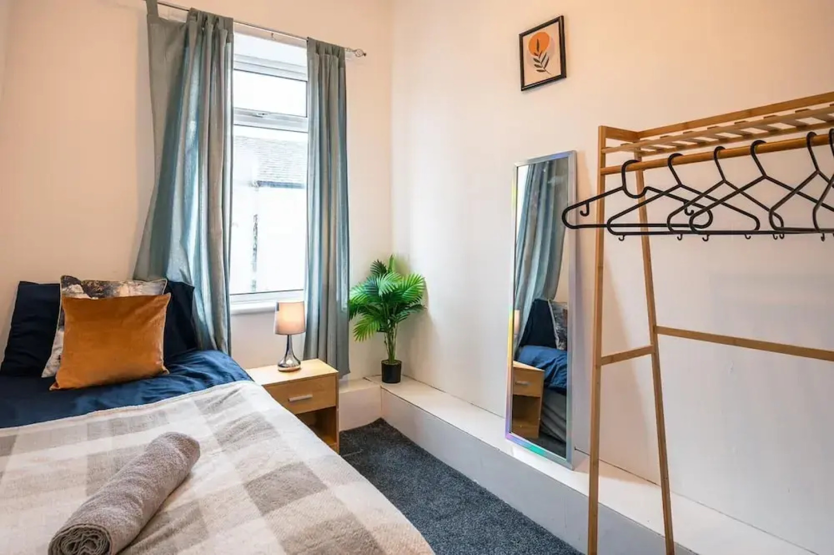 Rochdale Retreat - Spacious 4-bed House 8 Beds