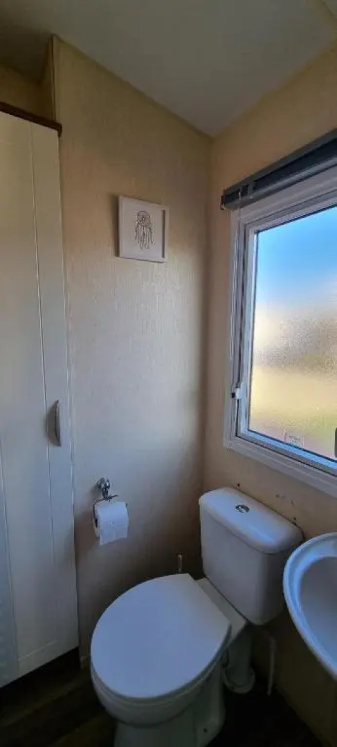 Rj Luxury Caravan Hire 2 with Hot Tub