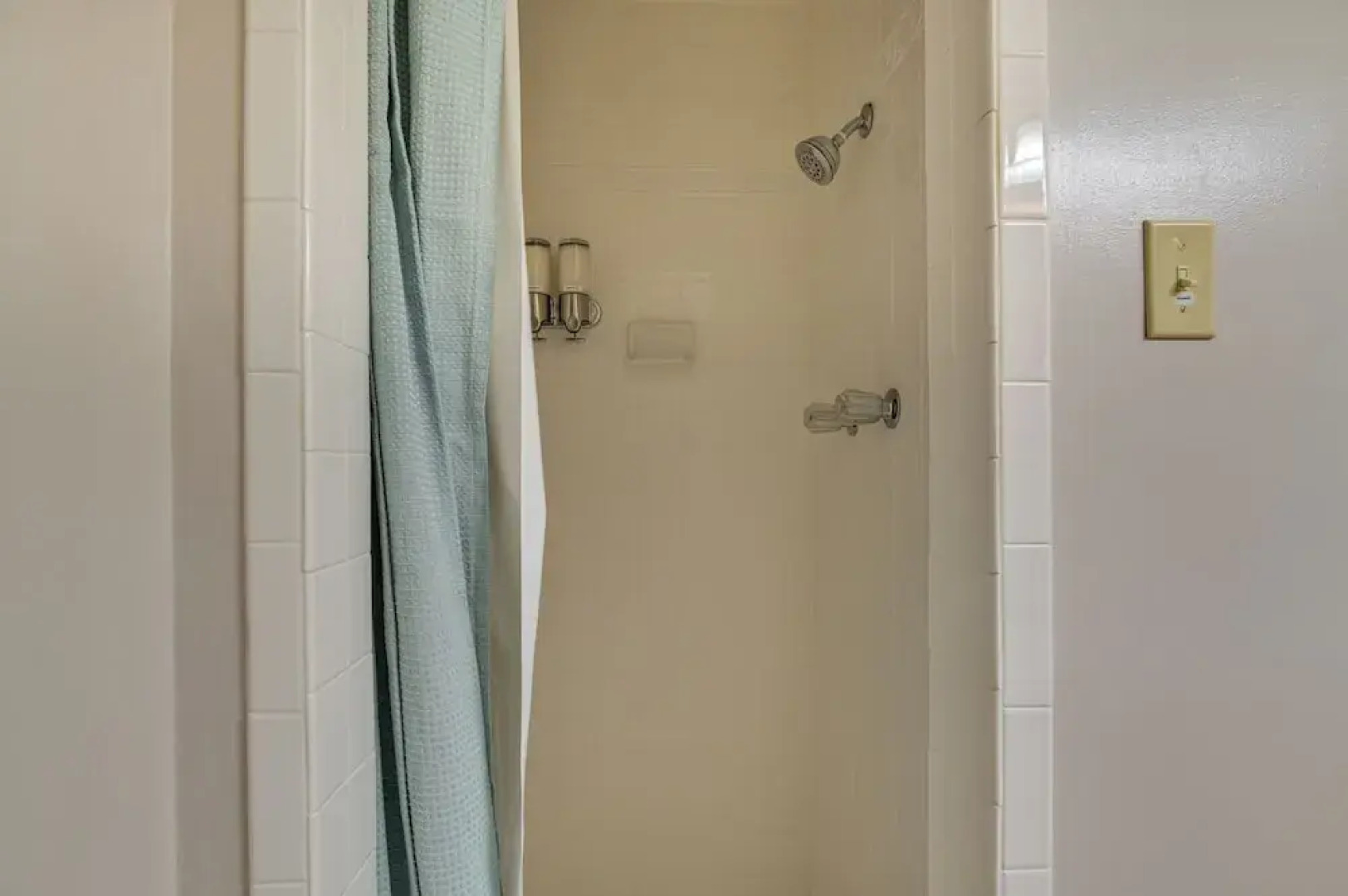 Large Home w/ Deck & Grill ~ 9 Mi to Virginia Tech