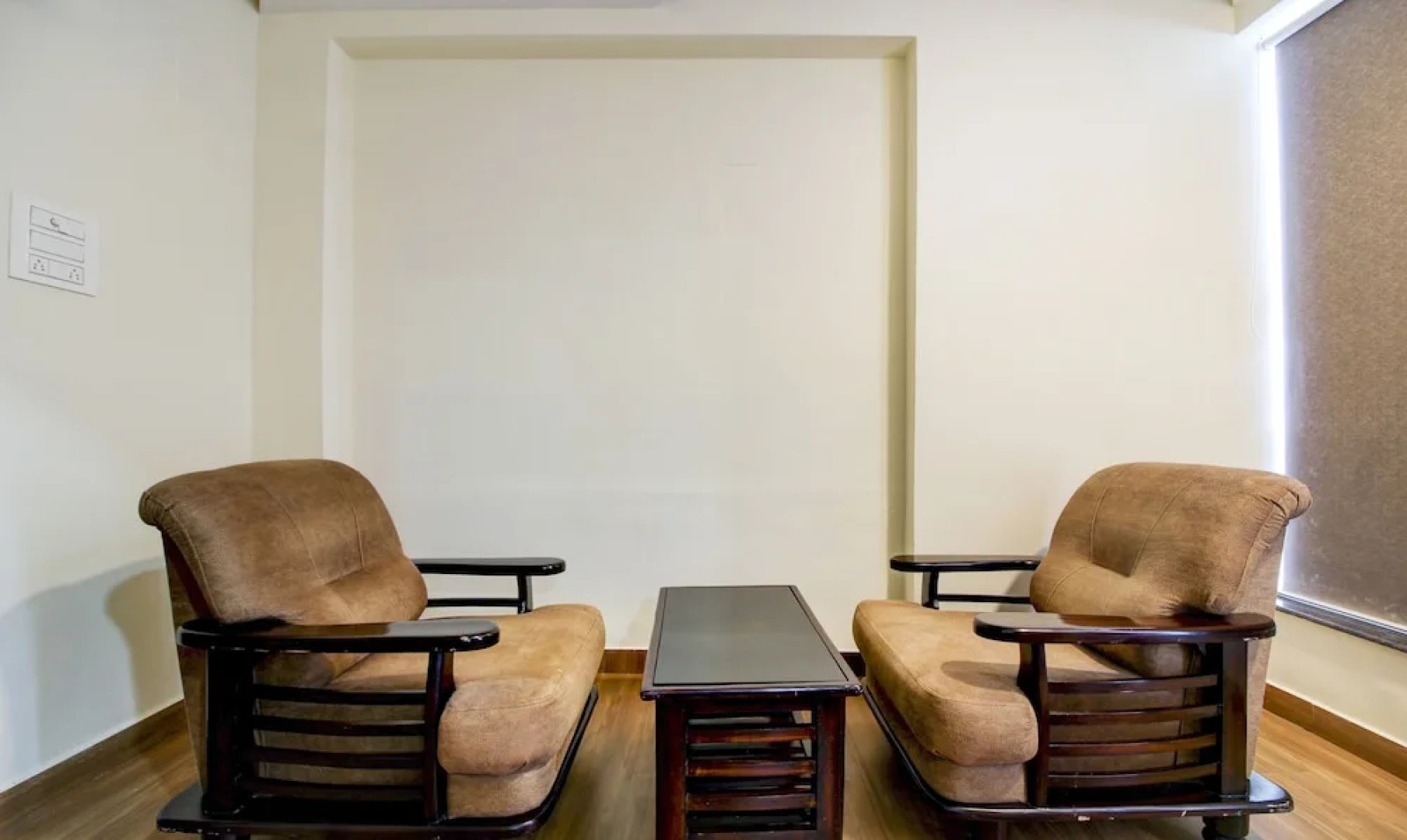 OYO 16879 Hotel Woodland